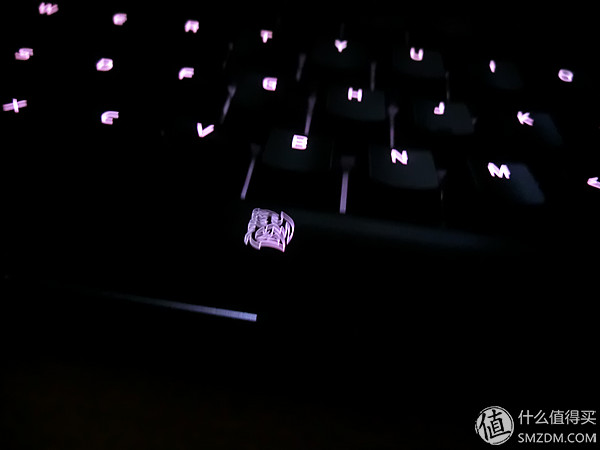 国产轴请继续努力!曜越TteSPORTS波塞冬ZRGB背光机械键盘评测
