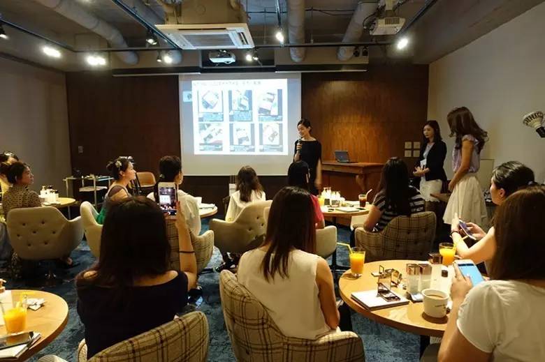 日本的日月晶采两用粉饼怎么样,日月晶采和眼影