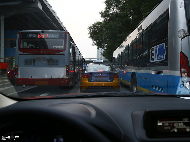 长安悦翔v7的油耗,长安悦翔v72016款1.0t