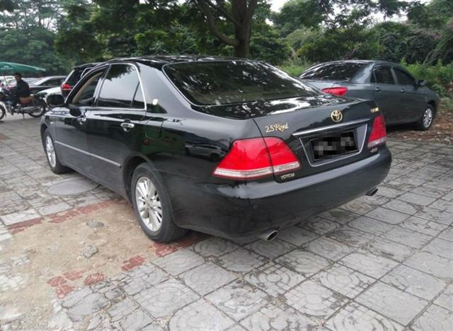 13代半丰田皇冠2.5二手价格,2019年丰田皇冠2.0时尚二手车价格