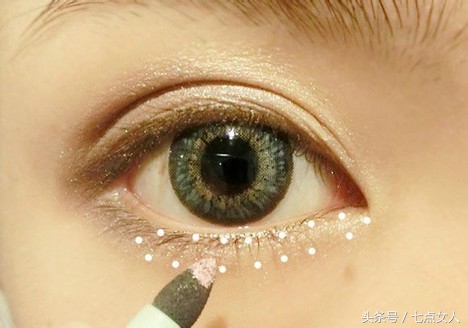 新手学化妆必备品和步骤,程十安推荐的新手化妆步骤