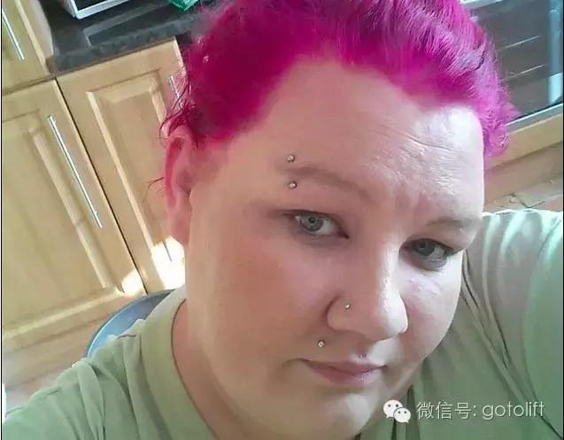 外国男子连喝25罐红牛,一位男子喝25罐红牛现在怎么样了