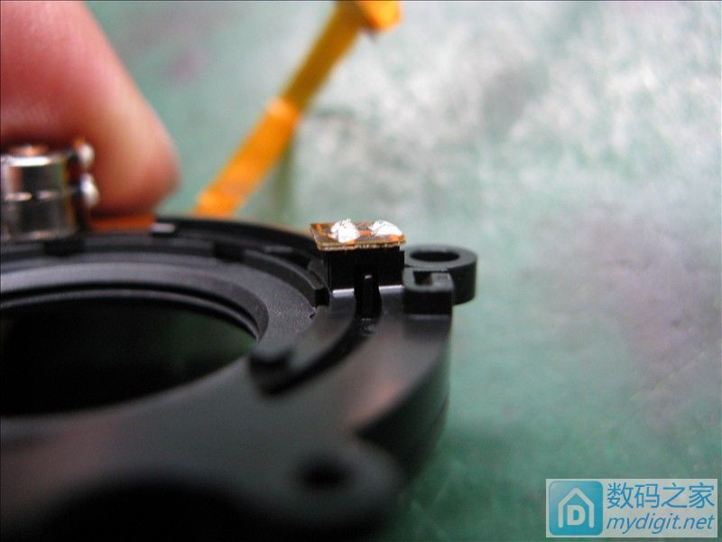 佳能55-250stm更换光圈排线,佳能75-300拆修