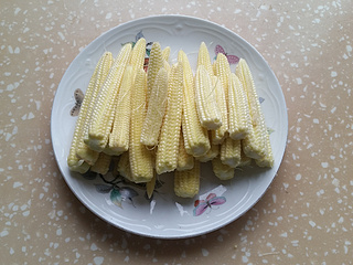 牛肝菌玉米笋炒肉,玉米笋炒肉的做法