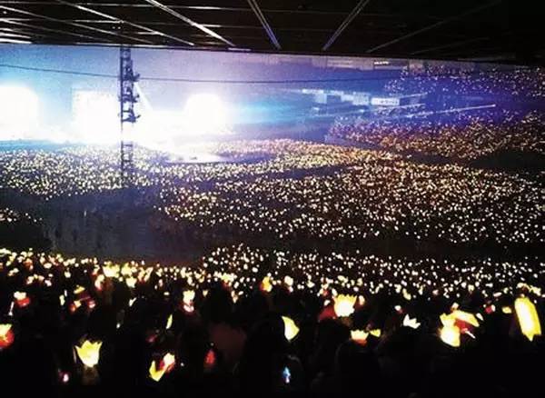 追星演唱会周边,演唱会粉丝应援周边