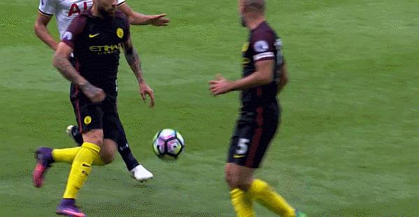 足球争议判罚集锦,足球争议判罚完整版