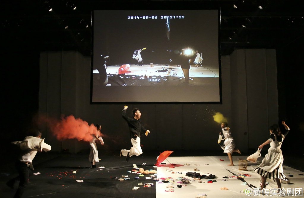 《群鬼2.0》导演王翀：我们的眼界仍旧滞后于世界戏剧30年