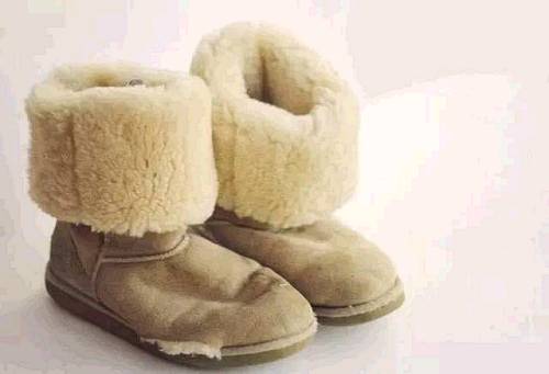 一双丑到爆炸的鞋子,一双丑到爆的鞋