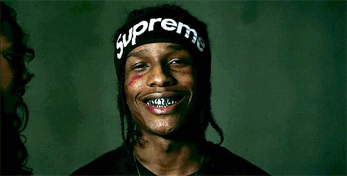 送男朋友几百块的鞋,第一次送礼物男朋友就送ysl