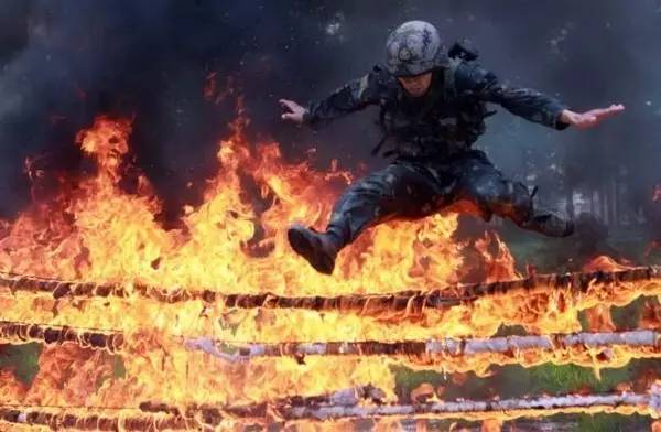 军人坚持坚守的句子,军人的坚守和舍弃