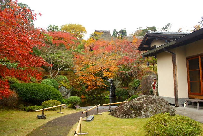 去箱根泡温泉要多少钱,箱根有专门泡温泉的地方吗