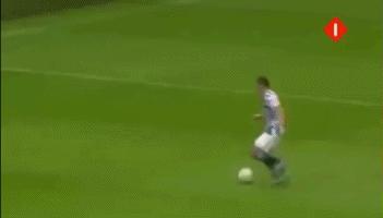 巴神零角度射门,巴神空门不进集锦