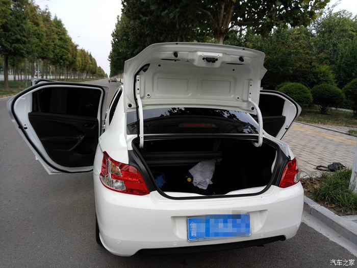 新款标致301幸福版,标致301旅行