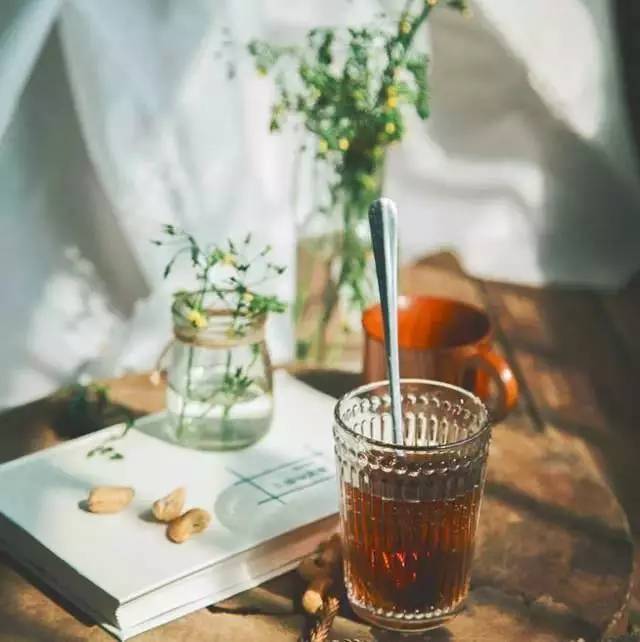 口红自己买的我还需要男朋友吗,口红是我自己买的文案