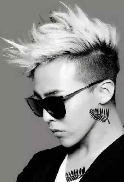 权志龙把5毛的夹子卖200块！baby买了，是真爱还是脑残？