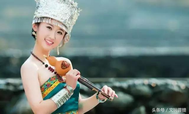 银饰品为什么会变黑,银饰品变黑了怎么办一招教你变新