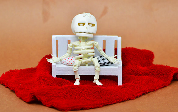 好好地吓人不好吗?干嘛要来抢萌物的饭碗!