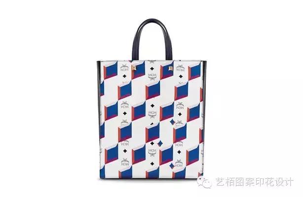 mcm铆钉链条包的铆钉是什么材质的,mcm粉色牛皮包