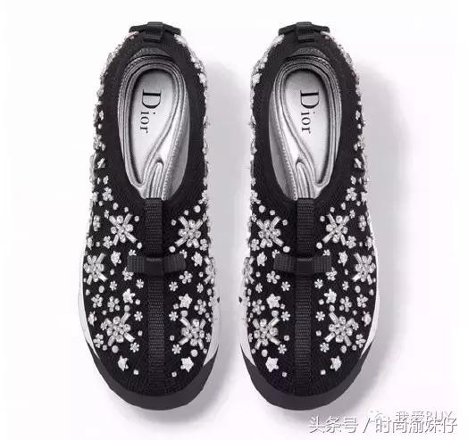 街怕秀:杨幂唐嫣娜扎、袁姗姗戚薇看个够2000元不过起步价