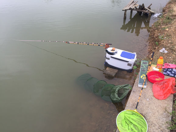 新手钓鱼，用2000的竿子，值不值？