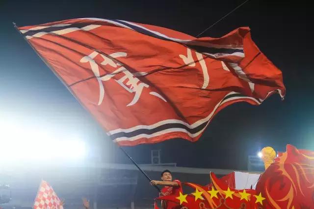 广州恒大夺冠之场,恒大6连冠庆典