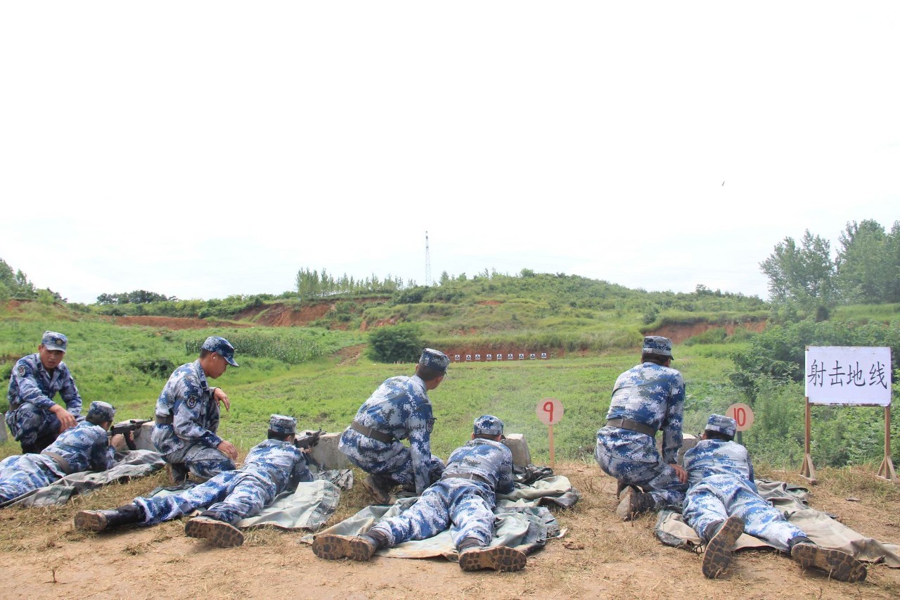 军事禁区未经批准禁止入内,驴友无视警告警示私自闯入禁区