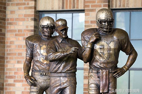 著名青训足球教练讲解,最励志的足球教练