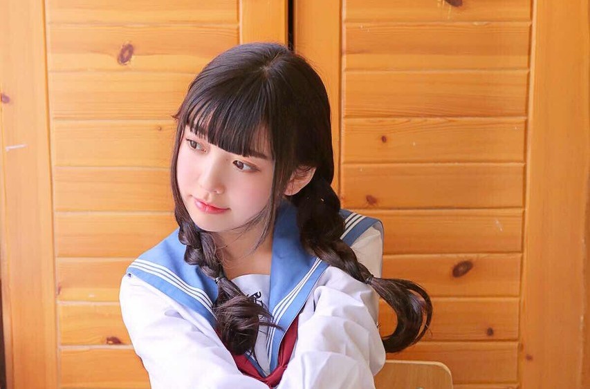 小说：退伍小伙遇高中同学，同学炫耀月薪五万，小伙：刚赚两千万