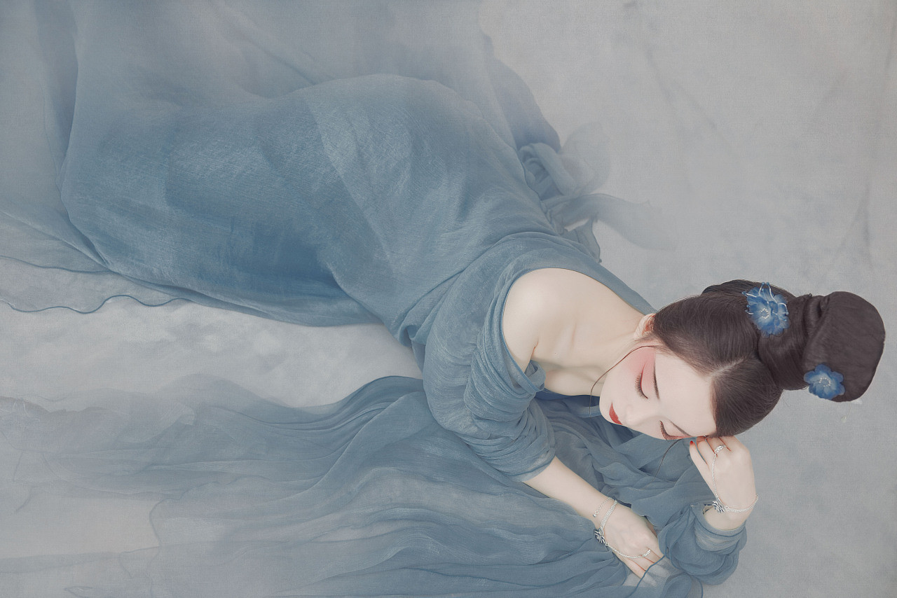 小说：是不是余珩那家伙欺负你了？