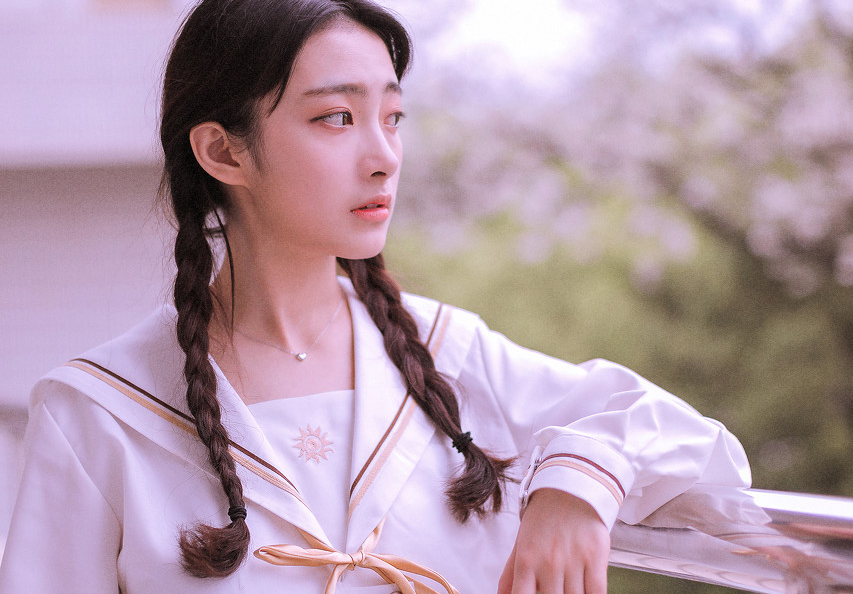 收养一个可怜小女孩的小说,兄妹领养一个女孩的小说