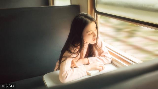 故事：面对有强迫症的美女总裁小保镖忍了，谁让她是他未来媳妇呢