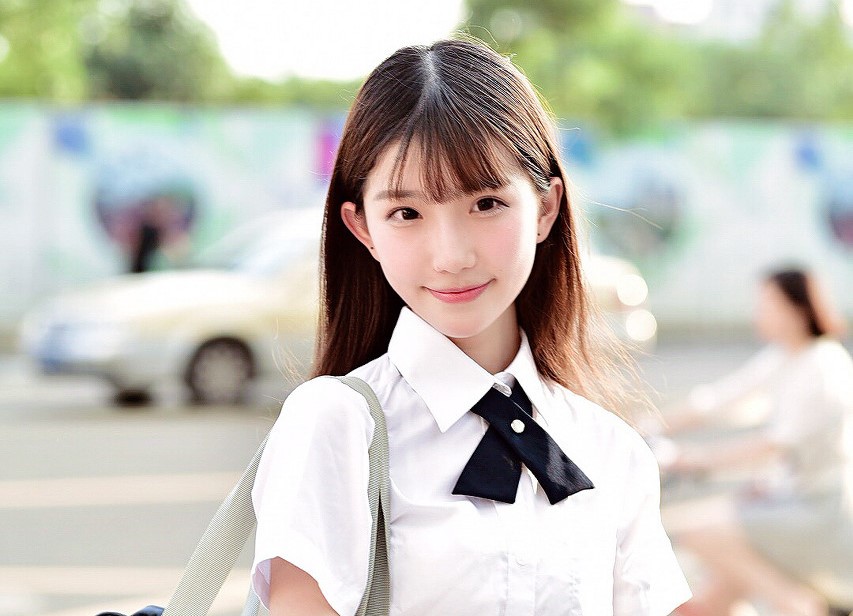 小说：篮球社社长泡校花，却故意用篮球砸向女生，小伙英雄救美