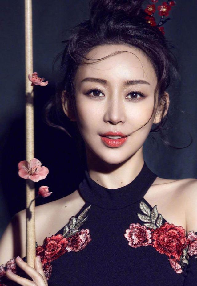 九球天后潘晓婷的成名之路,九球天后潘晓婷结过婚没有