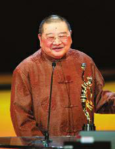 倪匡当年为什么去香港,倪匡回过内蒙吗