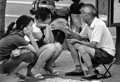 最常见的5个街头算命 (民间算命前世今生破解天机)