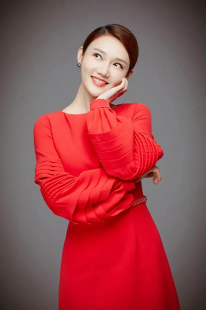 央视八位未结婚的女人,央视十大美女主持人轶事