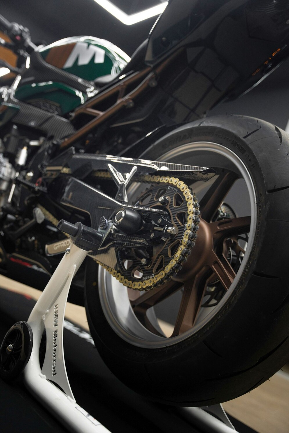 宝马m1000r改装方案,宝马m1000rr50周年纪念版改装