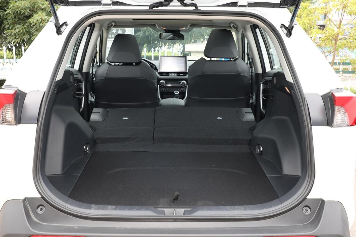 本田cr-v和荣放rav4哪个保值率高,cr-v和rav4荣放哪个好