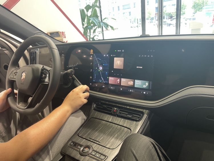 体验恒驰5展厅,恒大汽车恒驰5还在售吗