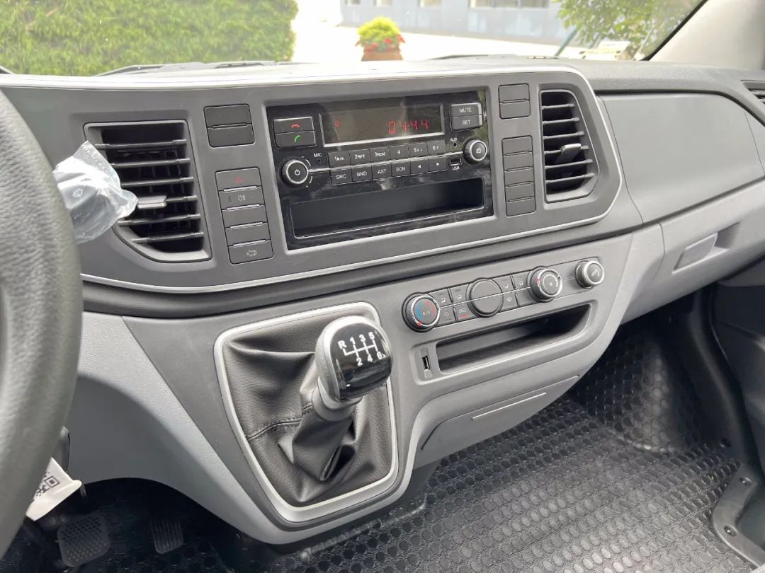 上汽大通maxusv80中轴版,大通maxusv80短轴低顶