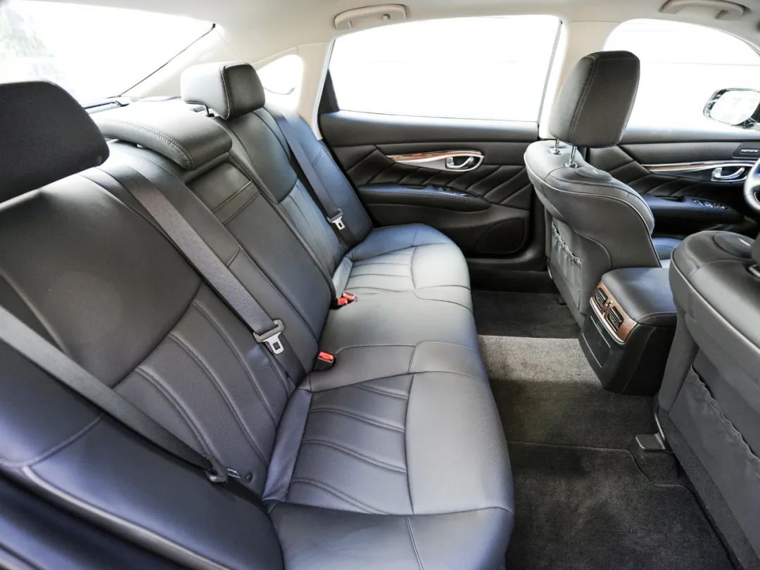 不同预算买什么车最有面子,降价十几万现在买这几台车最划算