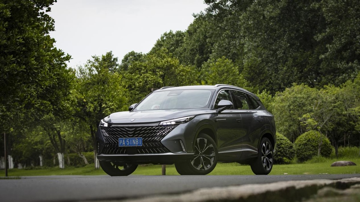 荣威rx5第三代是中型suv吗,家用suv推荐第三代荣威rx5