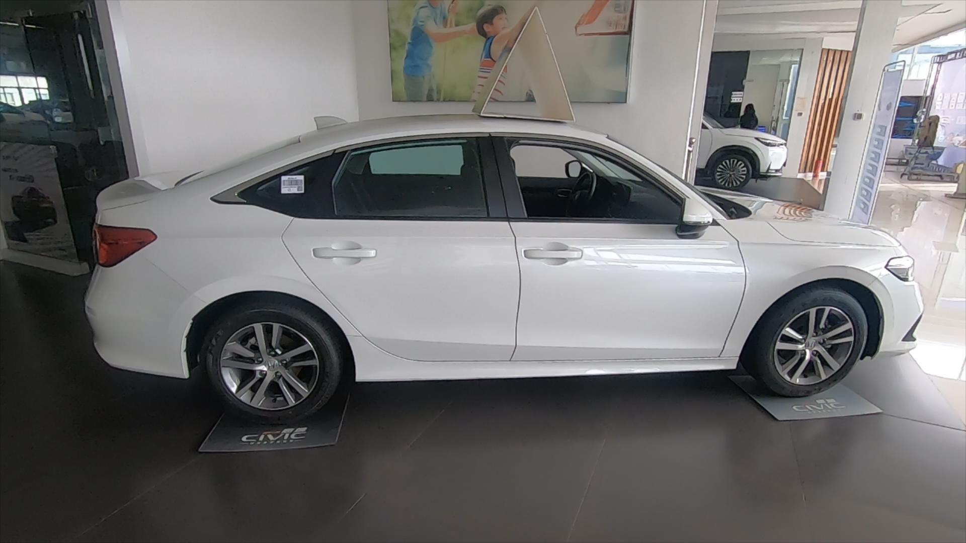 本田思域十一代劲动鎏金灰缺点,本田思域官方油耗