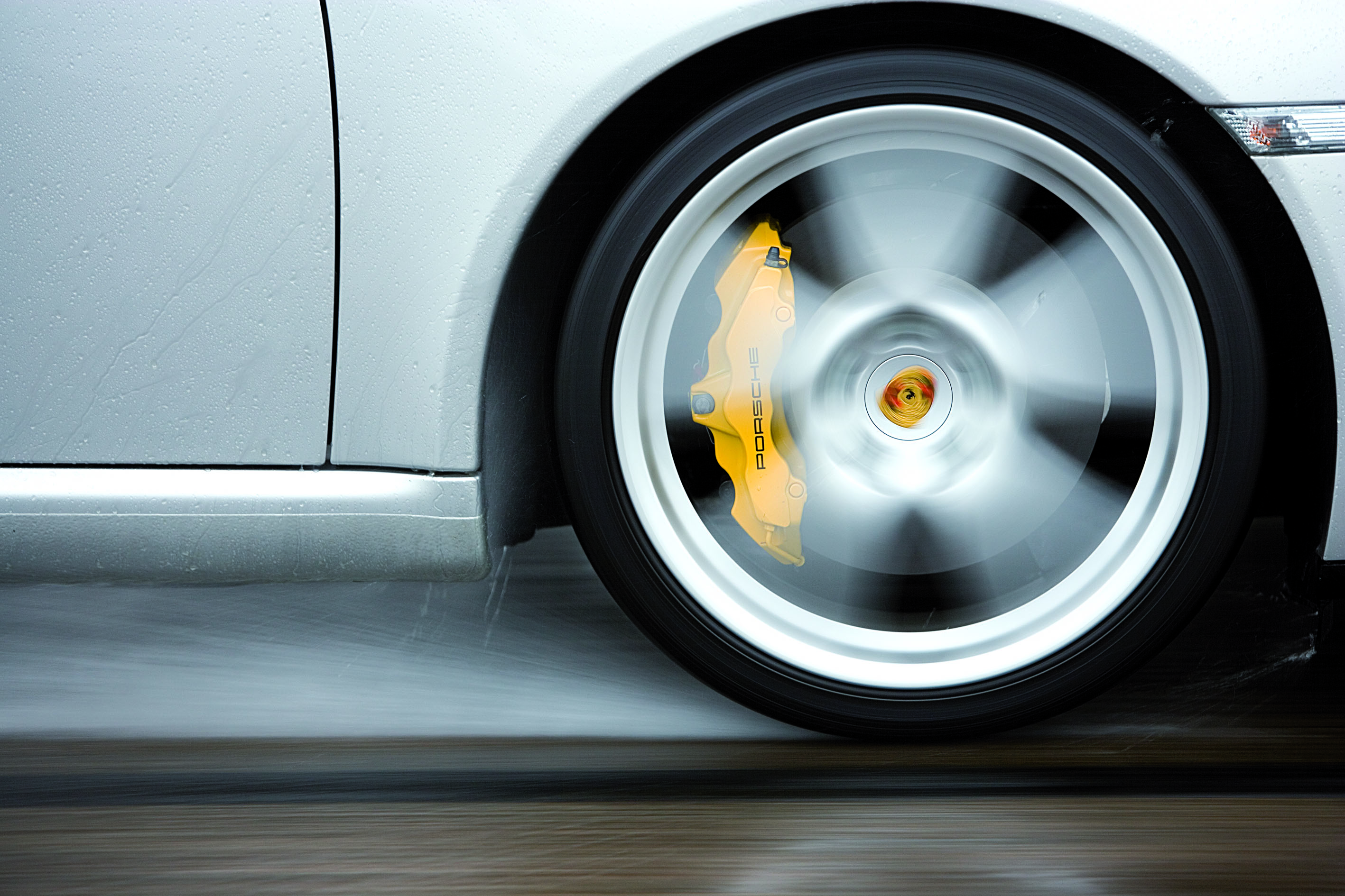 低速行驶急刹车abs失灵,低速刹车abs开启是什么意思