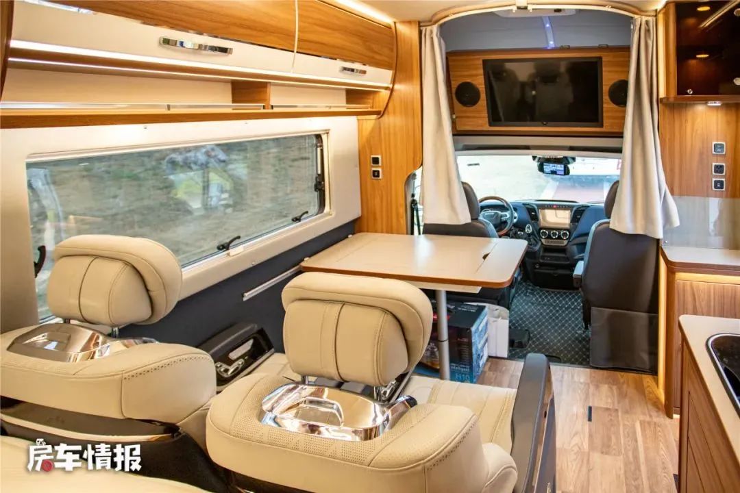 不用充电也能开空调的房车,三款大电量房车全家住着都凉爽