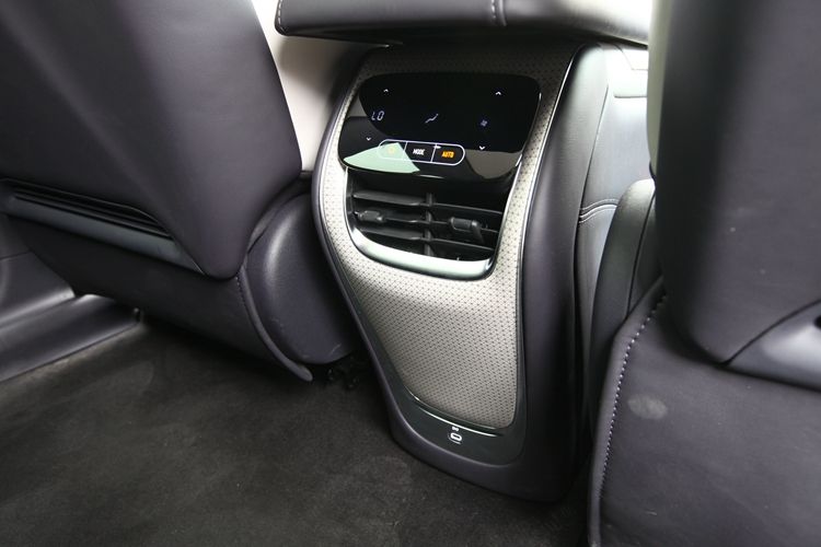 智己ls7新一代智舱,智己ls7urbanfitpro测评