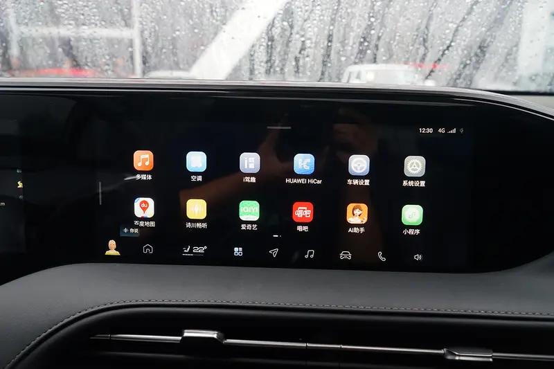 东风风神皓极燃油版有哪些优势,好玩性能车