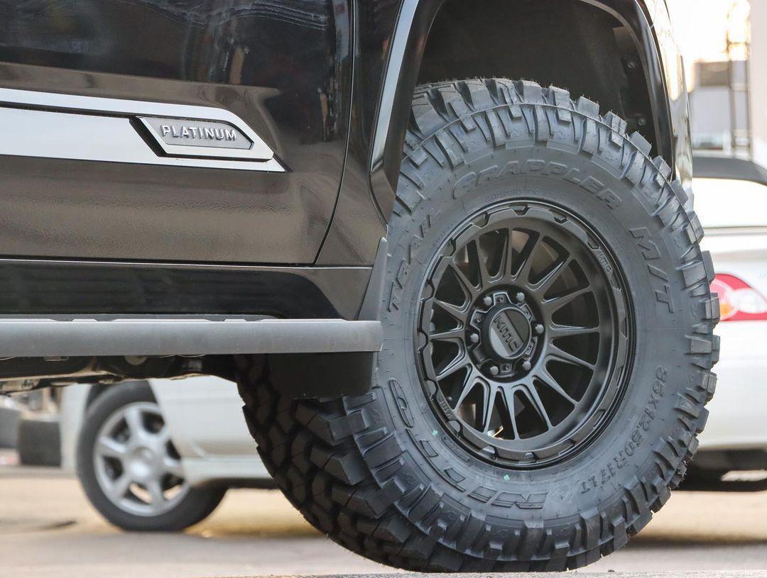 丰田红杉霸气黑武士,2023款丰田红杉黑武士预售