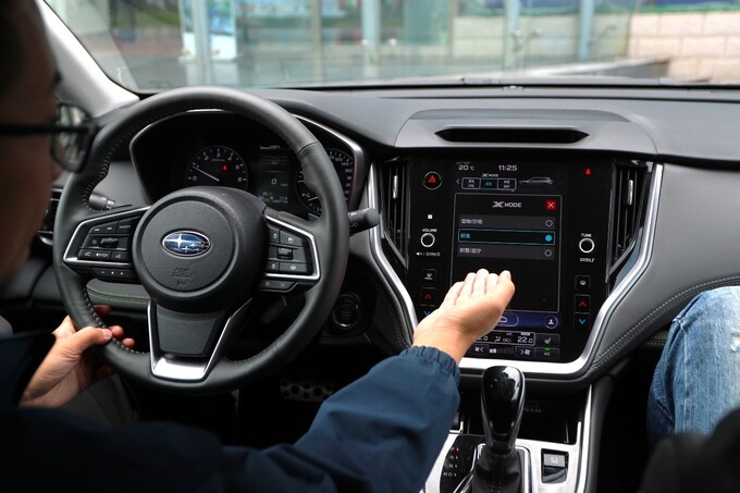 陪朋友去斯巴鲁店看傲虎，我不仅被“打脸”还种草变“粉”了