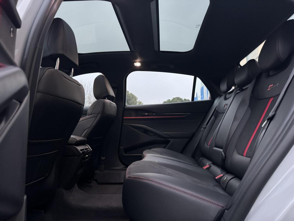 试驾蒙迪欧E-混动：比省油，凭什么抗衡日系？